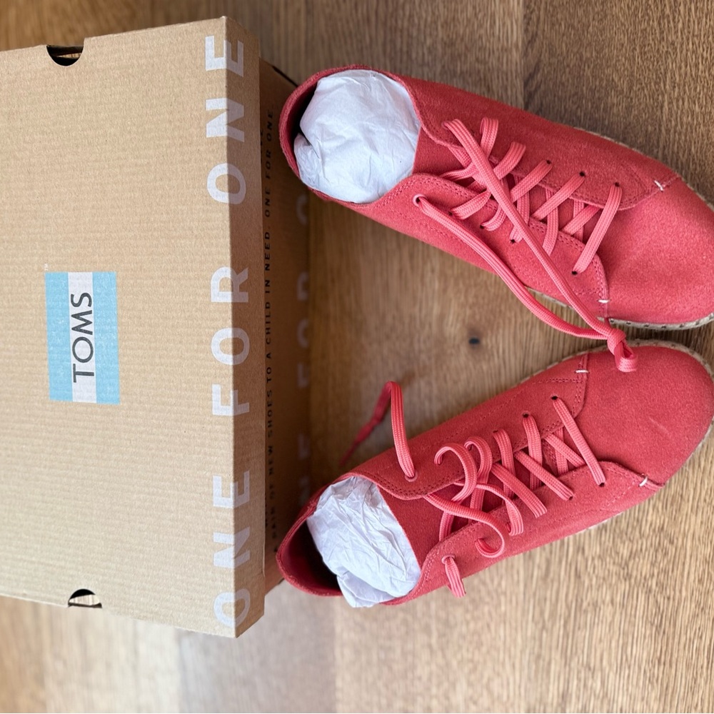TOMS Suede lace up sneakers.  NWOT. 8.5